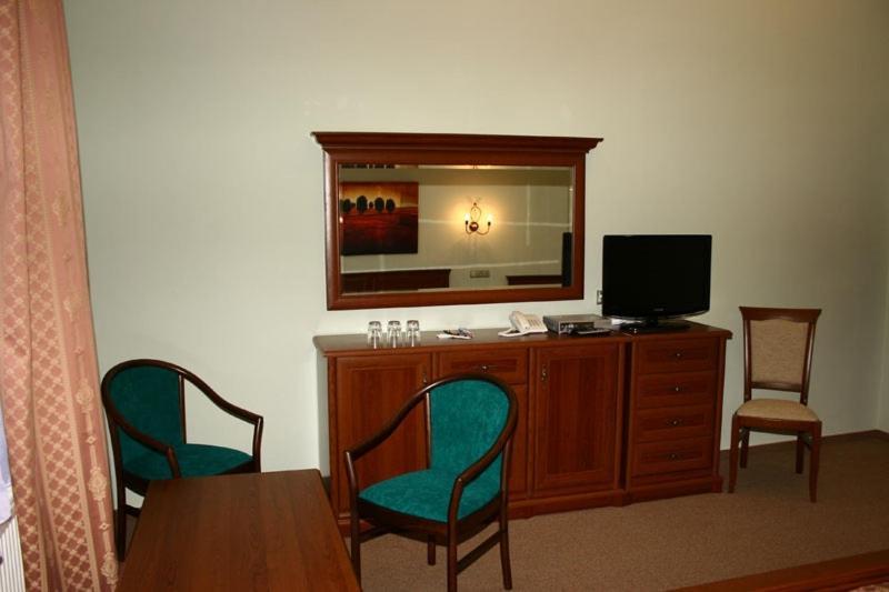 Zlaty Lev Otel Louny Oda fotoğraf
