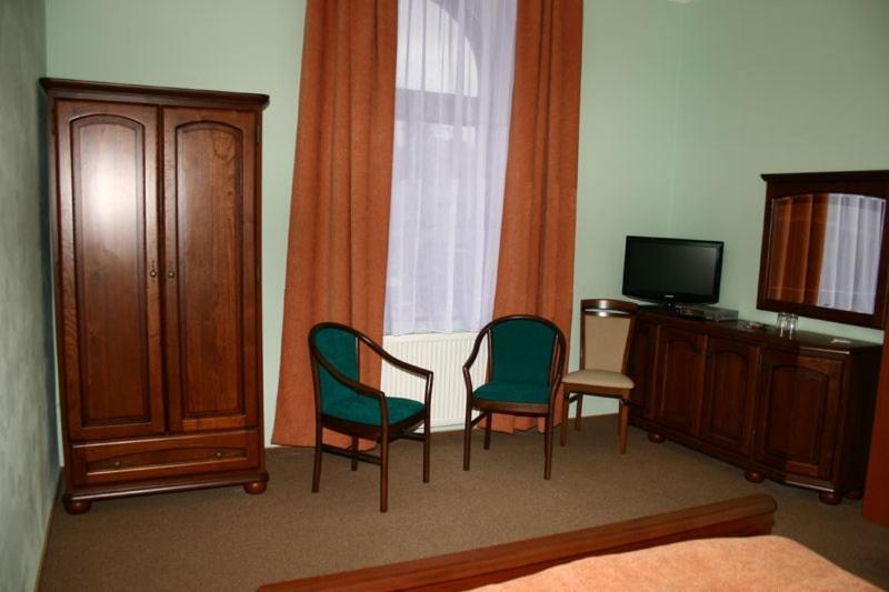 Zlaty Lev Otel Louny Dış mekan fotoğraf